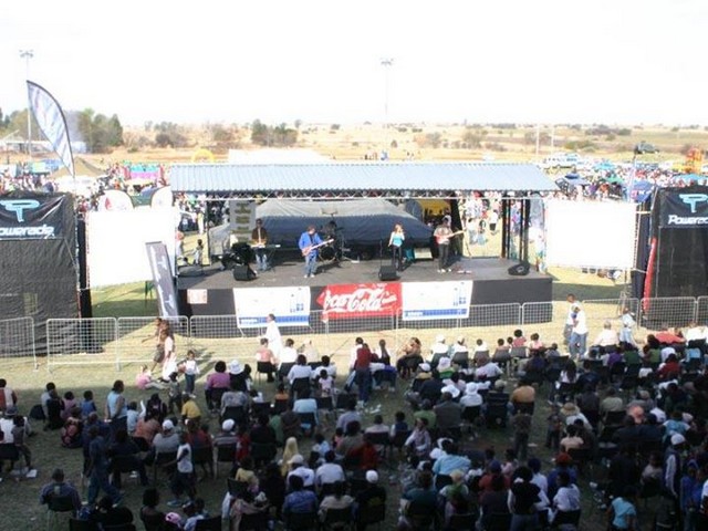 Mobile Stage (12,4m x 7,2m).jpg